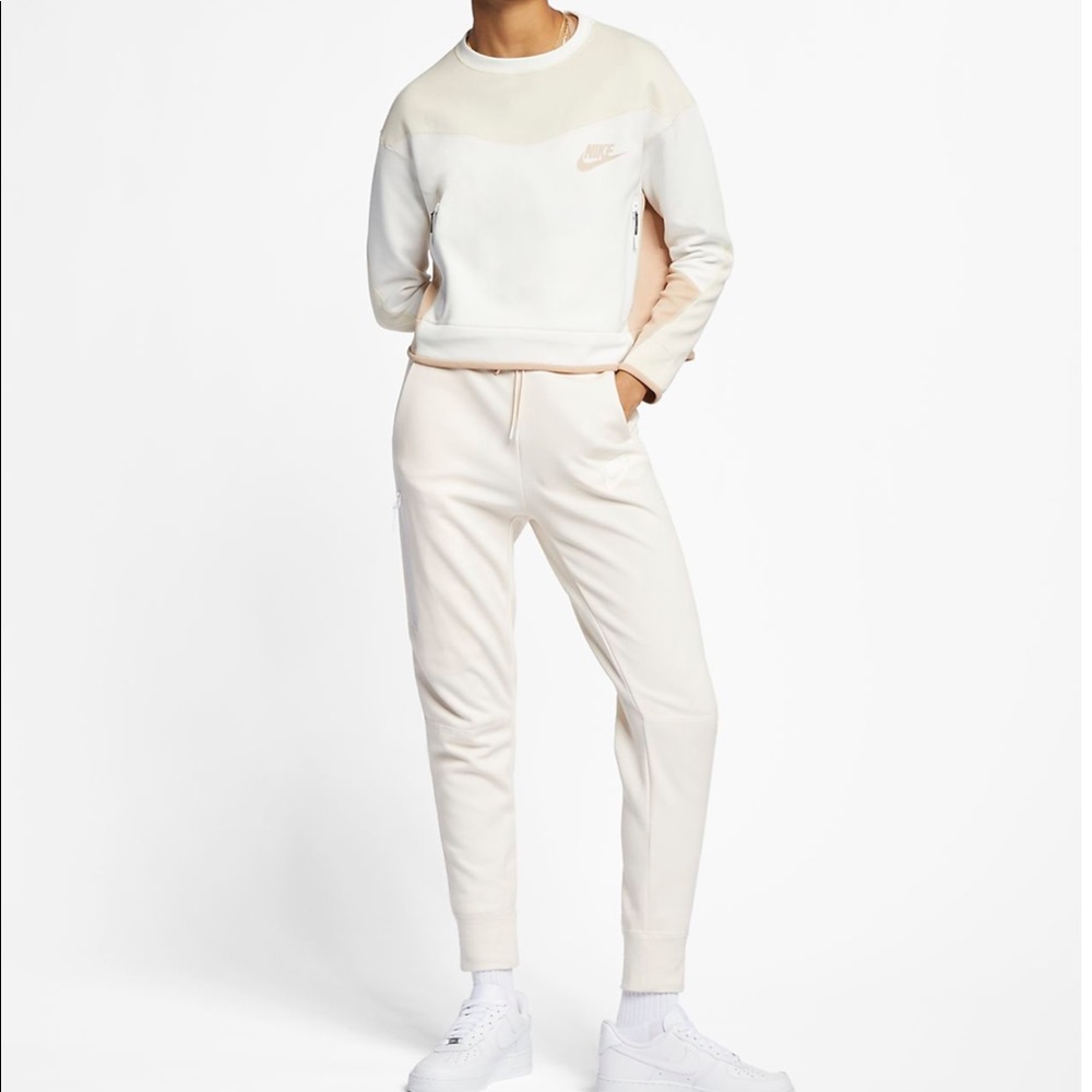 NIKE SPORTSTECH FLEECE